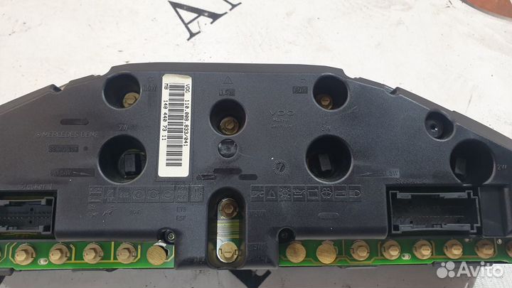 Приборная панель на Mercedes-Benz W140