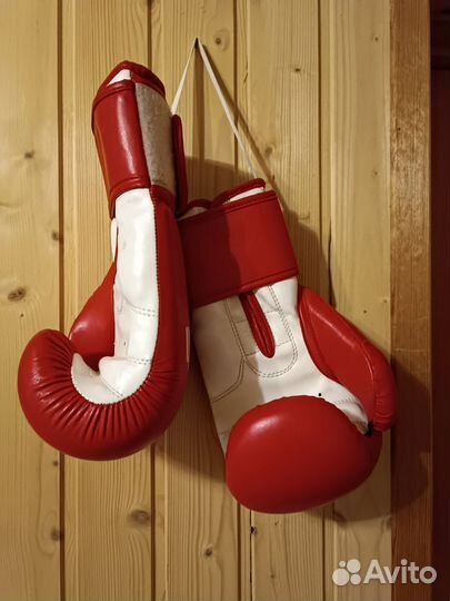 Боксерские перчатки
