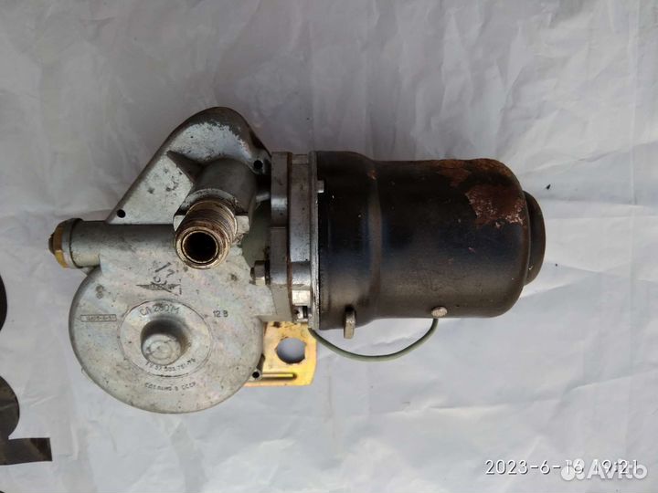 Моторчик стеклоочистителя 12 в