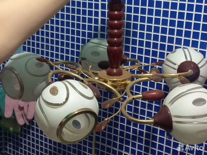 Люстра красное дерево