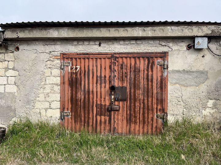 Гараж, > 30 м²