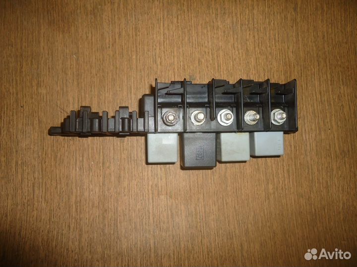 Блок реле 8L0941822 Skoda Octavia I (A4)