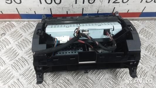 Монитор mercedes benz C-class W204 (LNT07JA01)