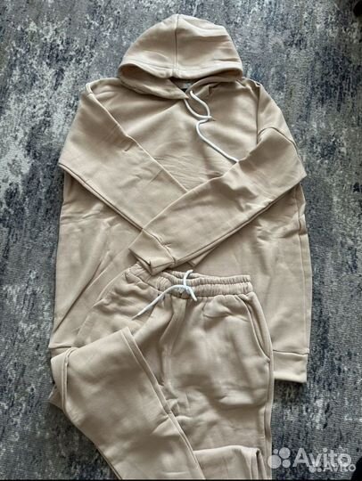 Спортивный костюм и худи