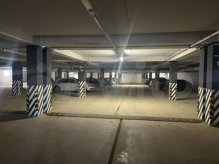 Машиноместо, 13 м²