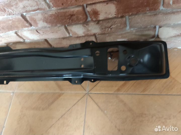 Усилитель переднего бампера Renault Logan 2