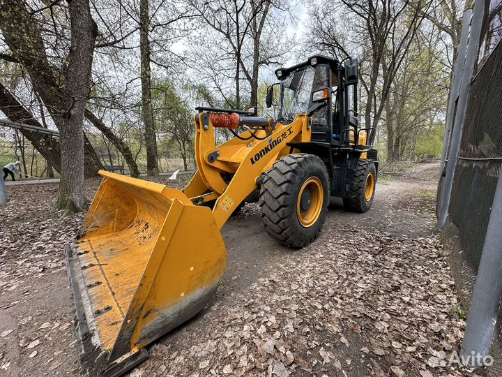 Фронтальный погрузчик