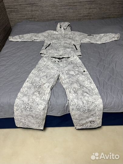 Горнолыжный костюм