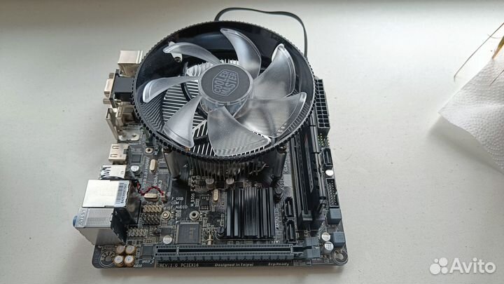 Материнская плата с процессором и оперативной памя