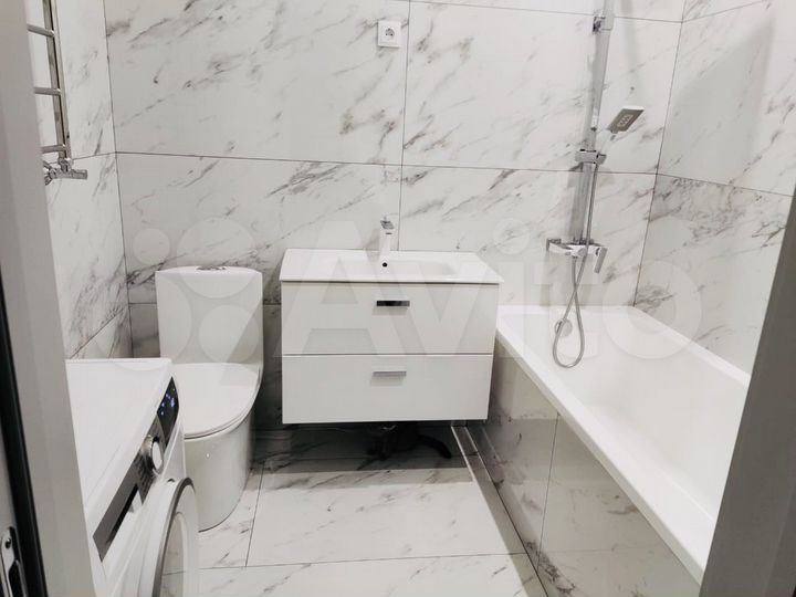 Доля в 3-к. квартире, 125 м², 9/10 эт.