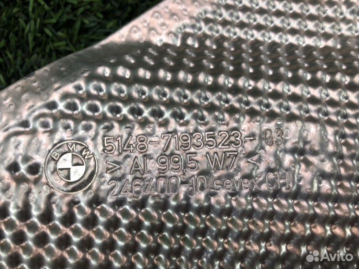 Тепловой экран передний Bmw 5 F10 N52B25 2011