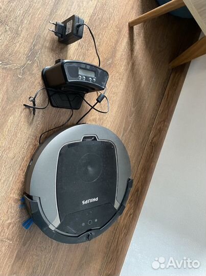 Робот пылесос philips