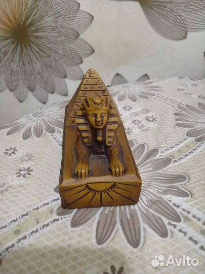 Египетская статуэтка тутанхамон