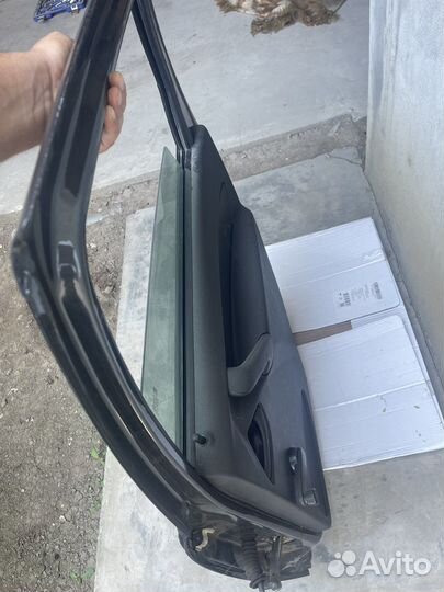 Дверь гранта седан