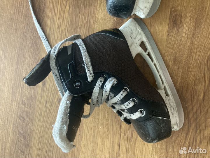 Хоккейные коньки bauer