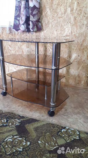 Стеклянная тумба под телевизр