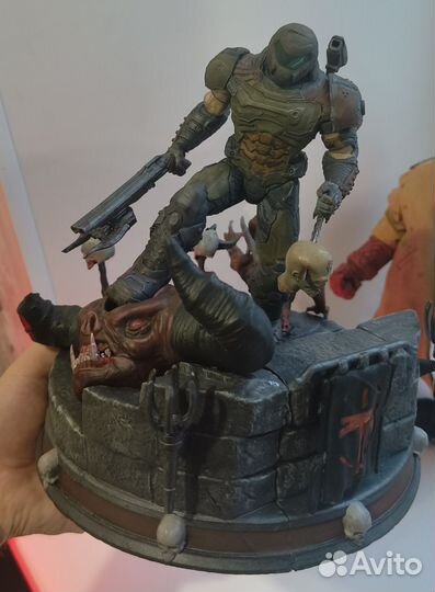 Doomguy статуэтка