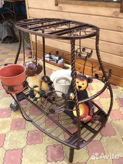 Кованная цветочница 