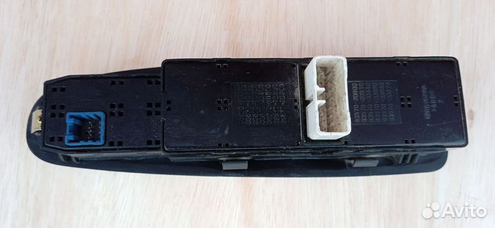 Блока управления стеклоподъемниками Hyundai Elantr