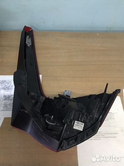 Volvo V90 Cross Country 2017- задний левый фонарь