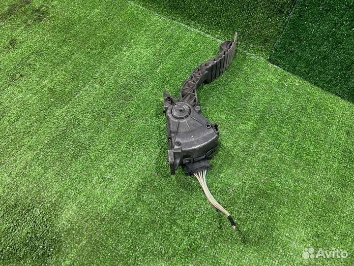 Педаль газа Renault Laguna седан 1.6 2007