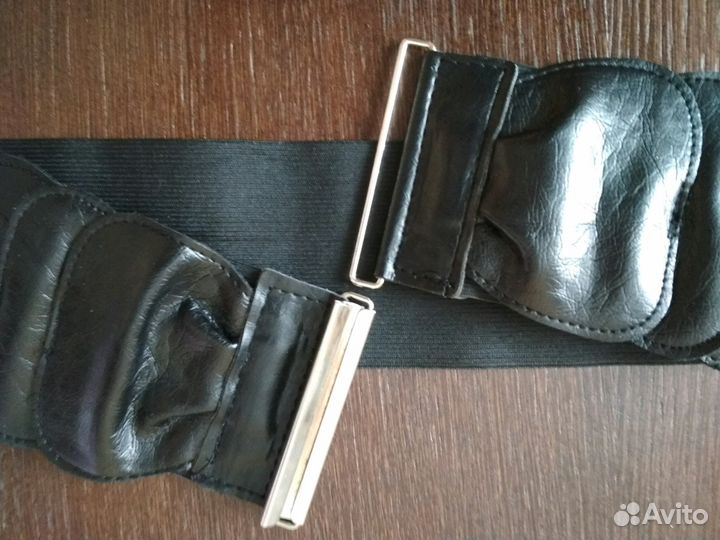 Широкий черный ремень