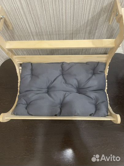 Лежанка для кошки дерево и подушка