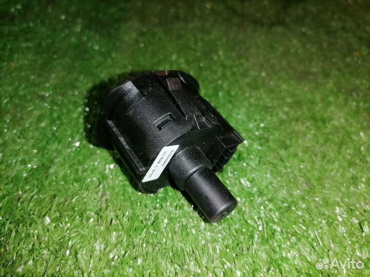 Выключатель Airbag 31318268 Volvo V60 FW