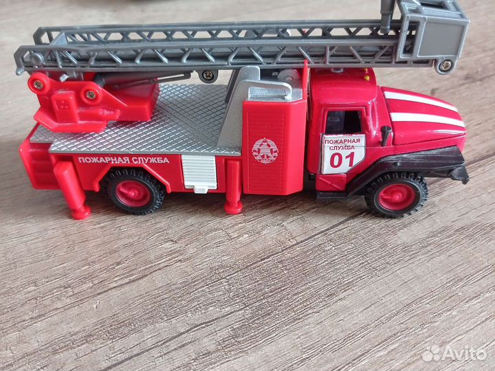 Игрушка пожарная машина