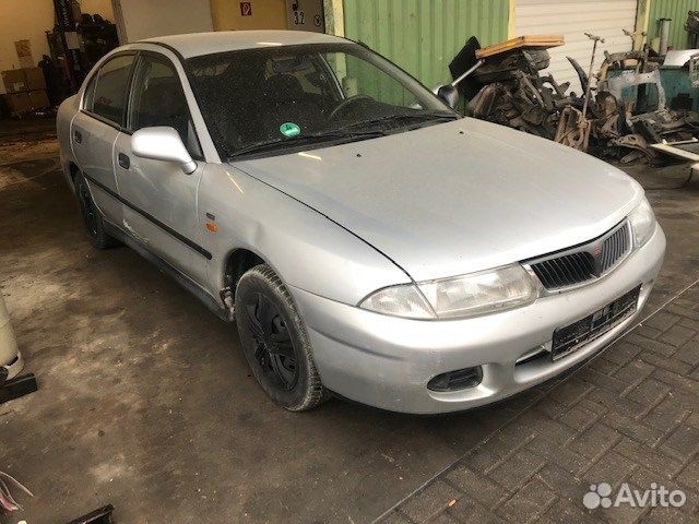 Разбор на запчасти Mitsubishi Carisma