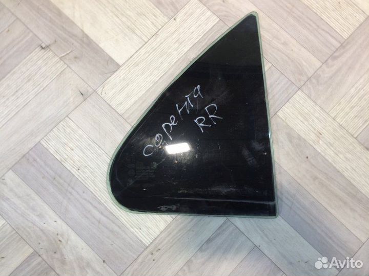 Форточка задняя правая Kia Sorento 1