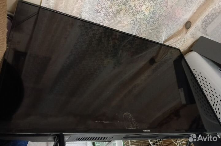 Не рабочий Телевизор samsung UE43J5272AU