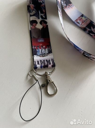 Шнурок для бейджа и ключей BTS