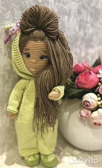 Вязанная кукла ручной работы