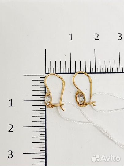 Золотые серьги с камнем