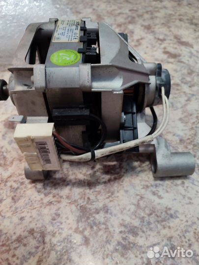 Двигататель стиральной машины
