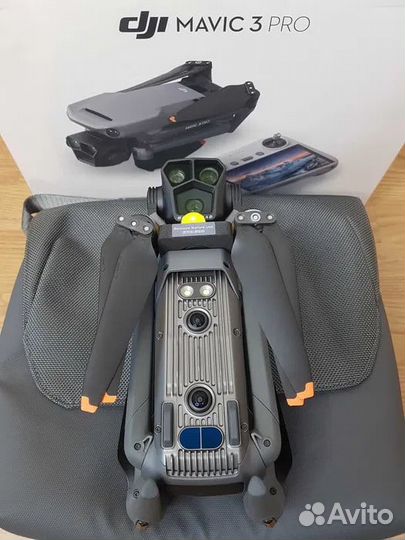 Квадрокоптер DJI Mavic 3 Pro Fly More Combo