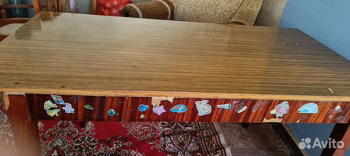 Кухонный стол