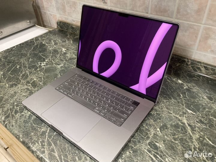 Apple Macbook Pro 16 (2021)