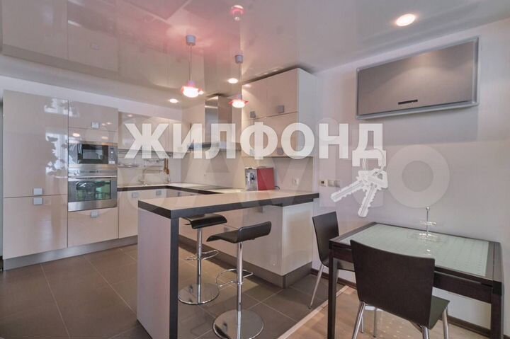 3-к. квартира, 77 м², 8/10 эт.