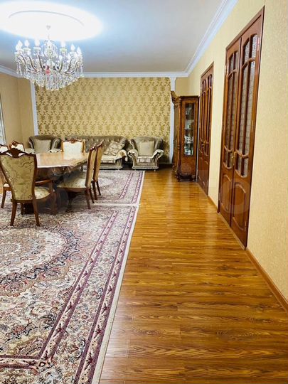 Дом 500 м² на участке 10 сот.