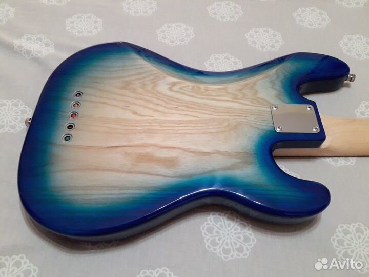 5-струнная Custom бас-гитара (леворукая)