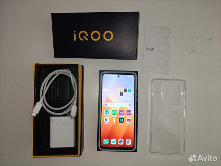 vivo iQOO Z8, 8/256 ГБ