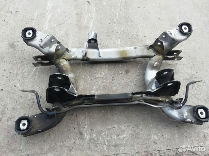 Подрамник задний Bmw E39