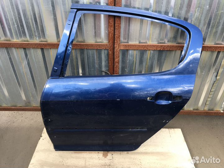 Дверь задняя левая Peugeot 407