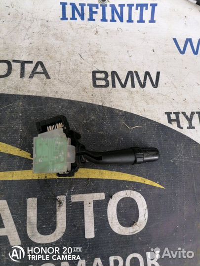 Подрулевой переключатель дворников Toyota Avensis