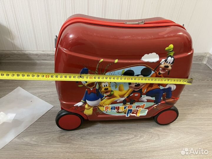 Детский чемодан на колесиках