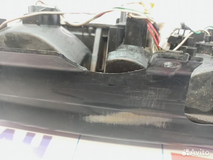 Фонарь задний правый Toyota Land Cruiser Prado (90