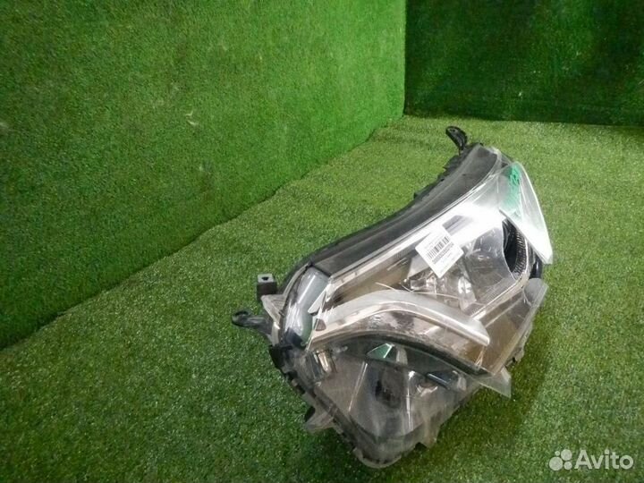 Фара левая Toyota RAV4