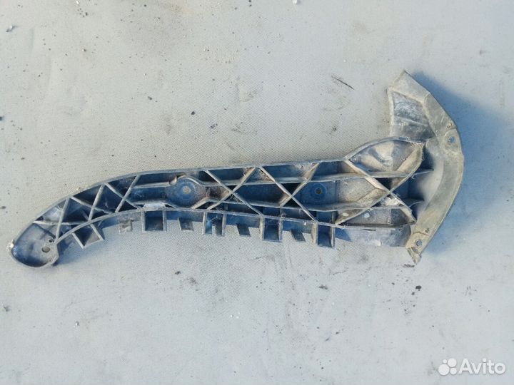 Кронштейн бампера левый Ауди Audi A6 C5